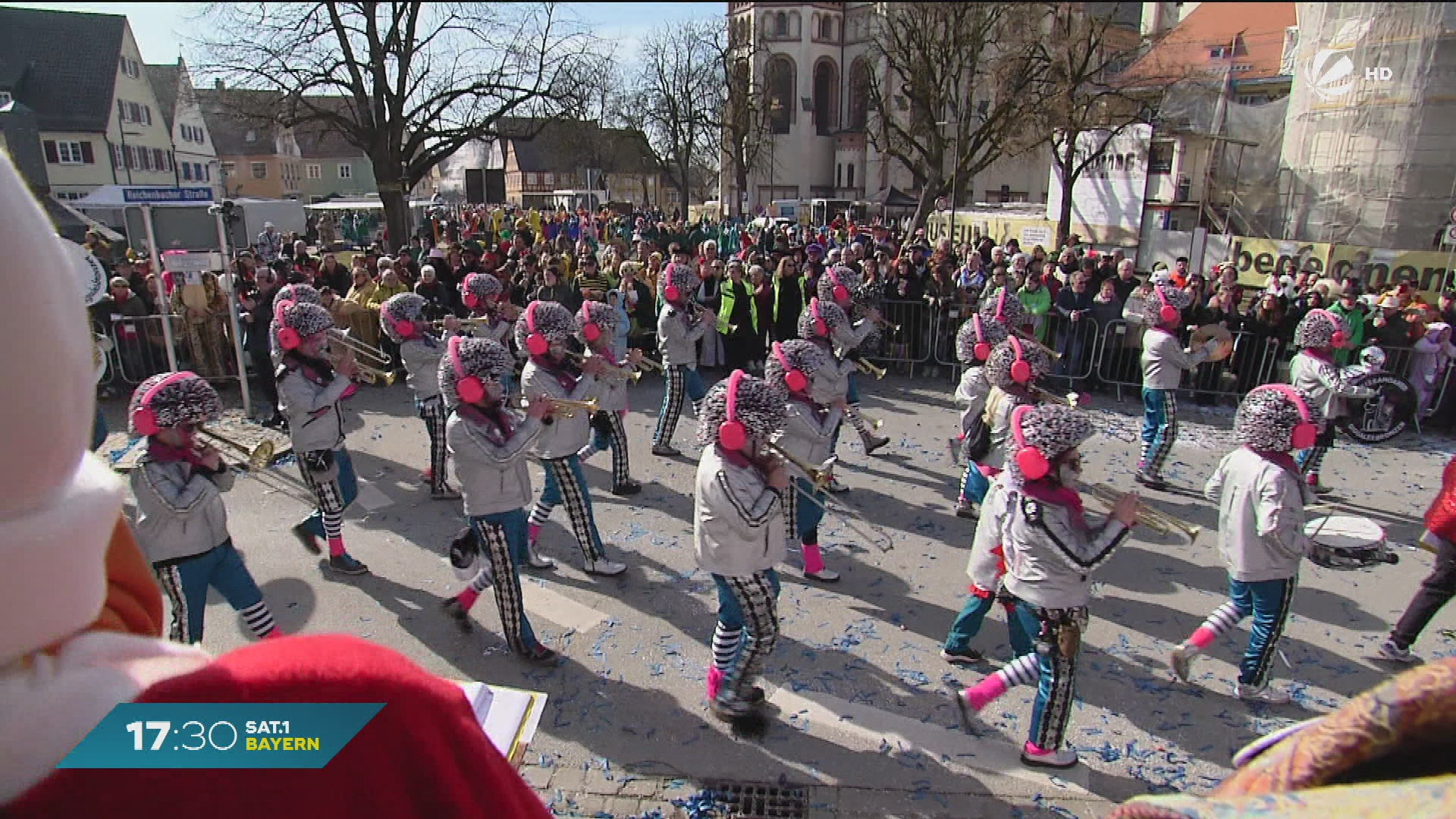 Traditioneller Faschingsumzug: Tausende feiern in Weißenhorn