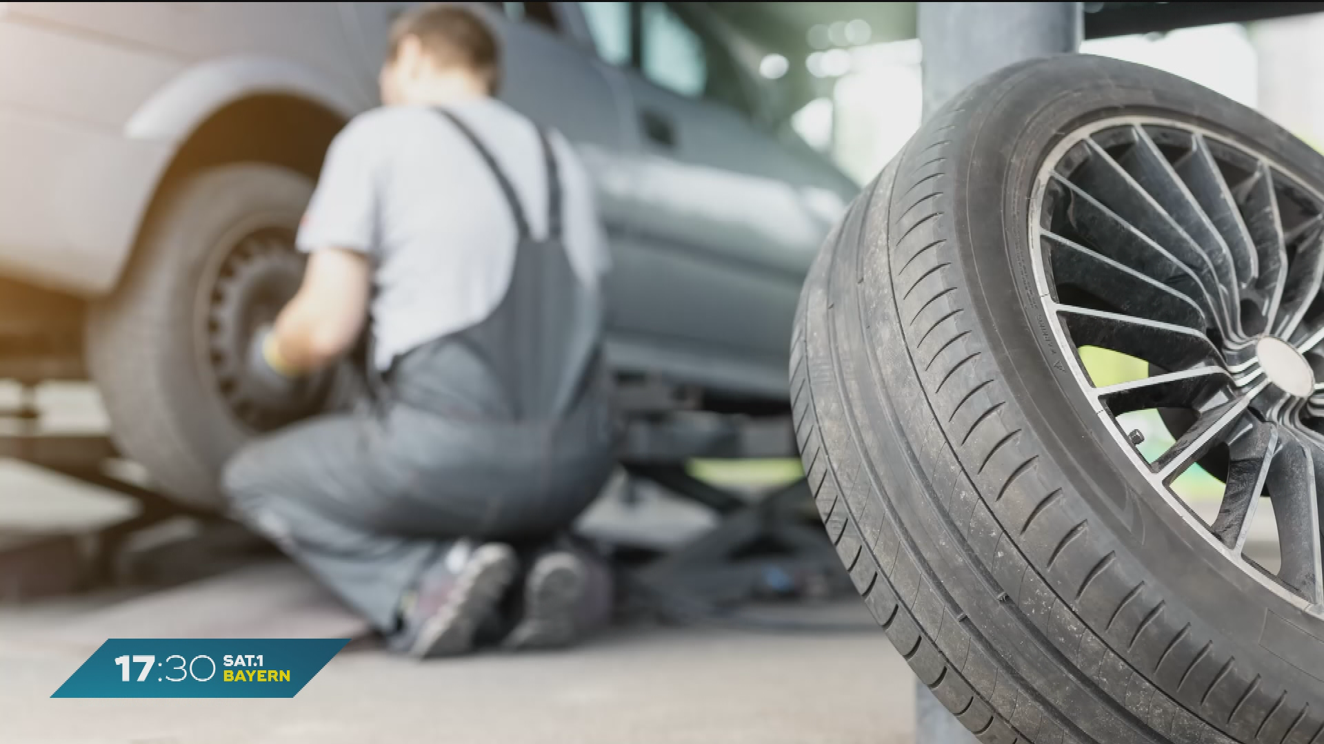 Video: On Tour! Aktuelle Winterreifenmodelle im Test