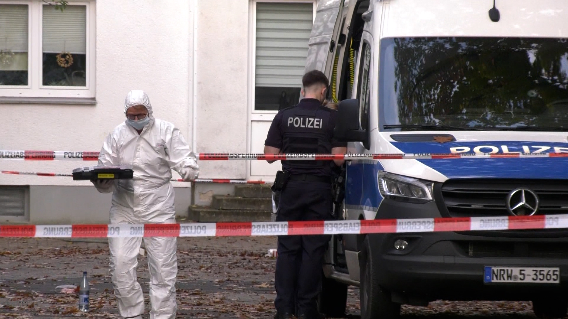 Video: Mann flieht nach Tod seiner Frau in Dorsten