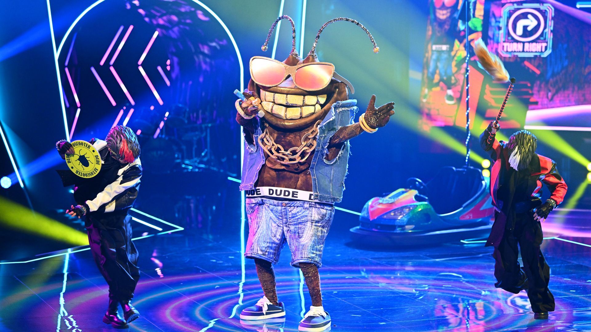 Dude rocks the stage with Blink-182's 