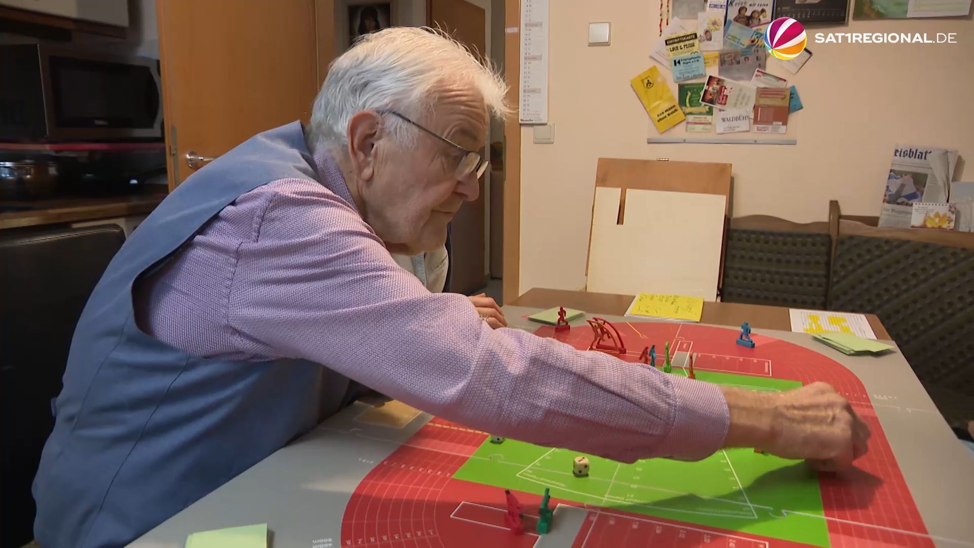 Video: Rentner aus Ostercappeln erfindet Brettspiele