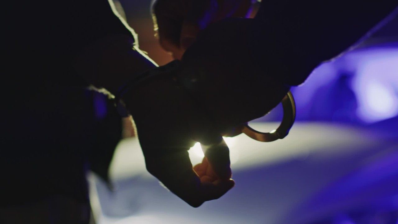 Video: SEK fasst Mordverdächtige im Swingerclub