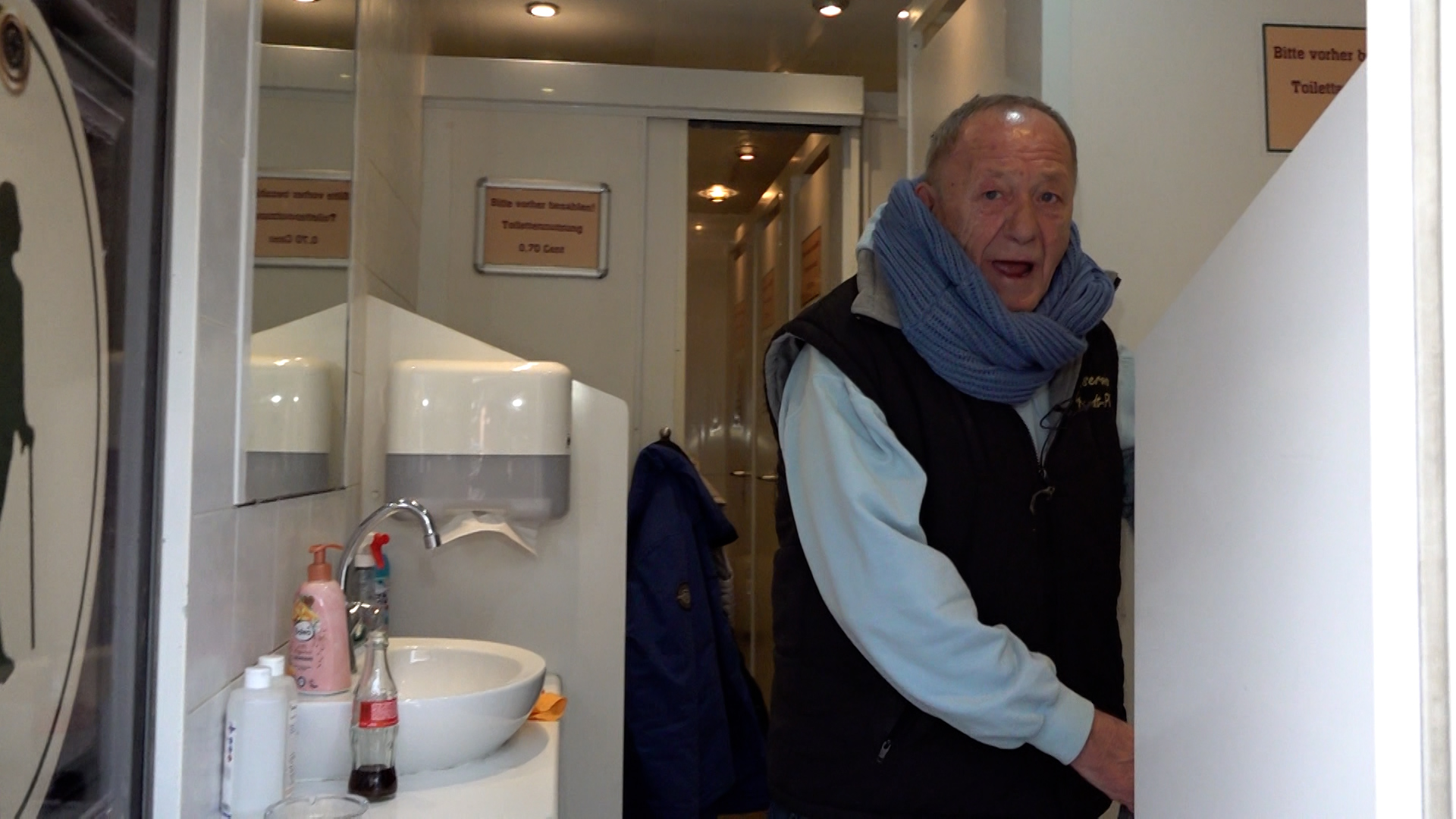 Video: Essens singender Toilettenmann geht in Rente