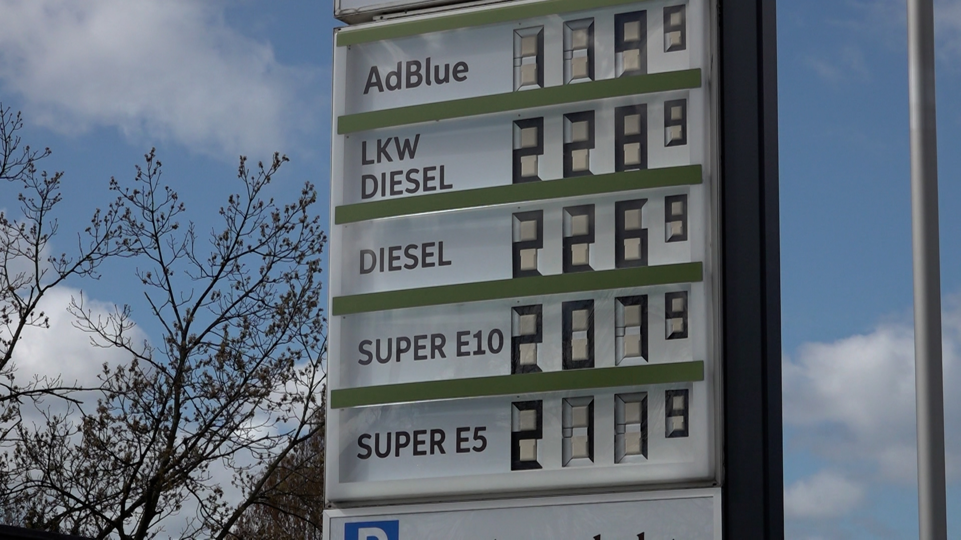 Video: Neues Tankstellen-Gesetz sorgt für höhere Preise