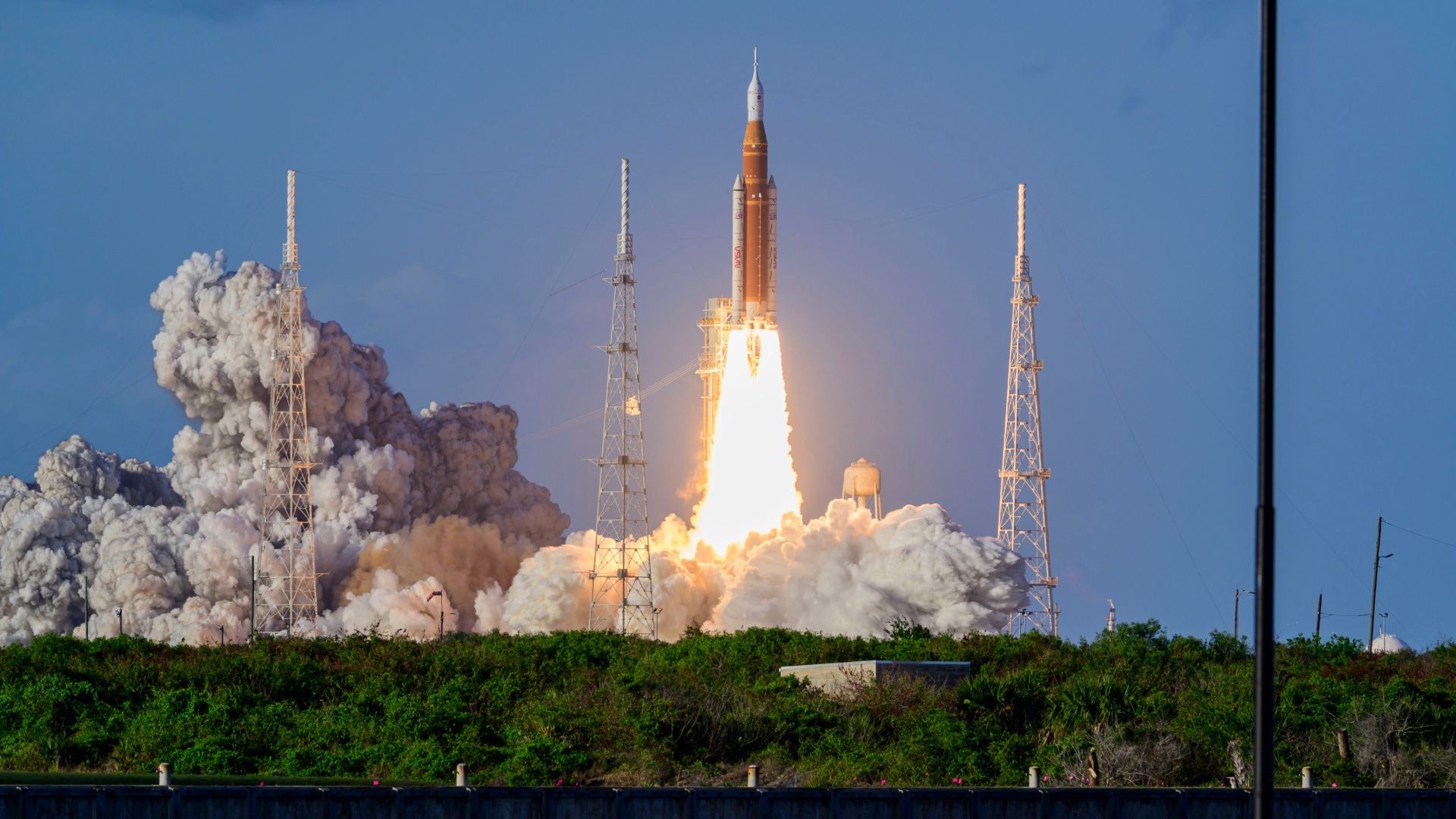 Video: NASA-Astronauten sind unterwegs zum Mond