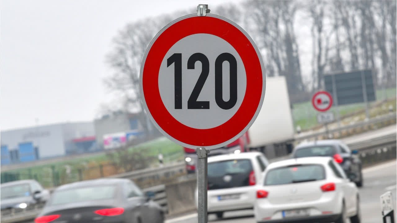 Video: Wegen Spritpreisen: Mehrheit für Tempolimit