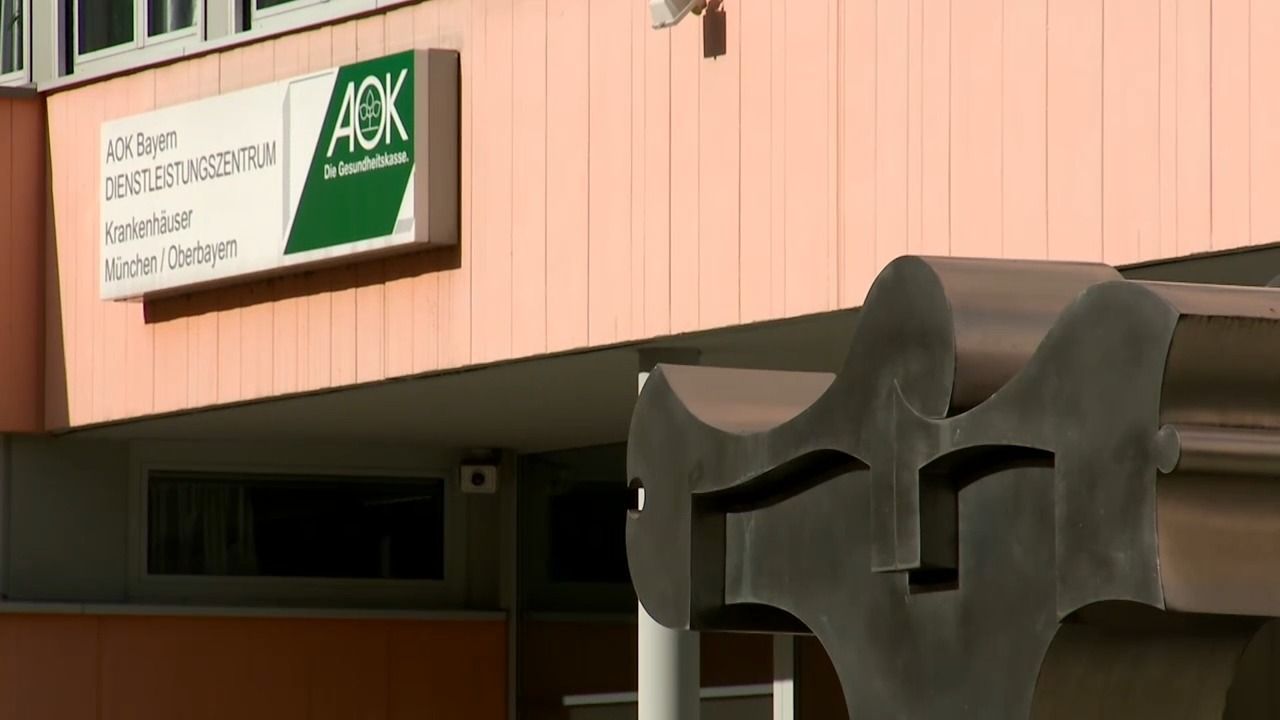 Video: Krankenkassen in Bayern: Kosten für gesetzlich Versicherte gestiegen