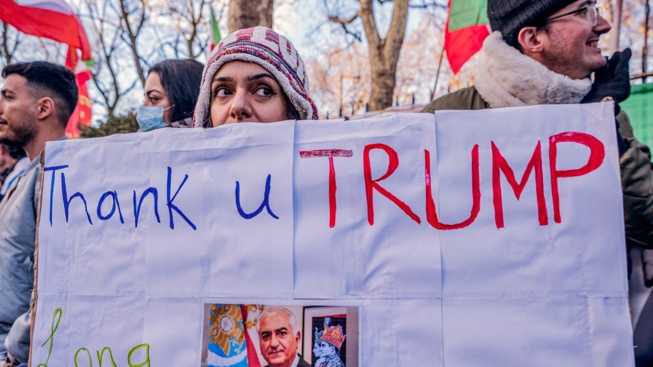 Video: Iran-Demonstranten benennen Straße nach Donald Trump