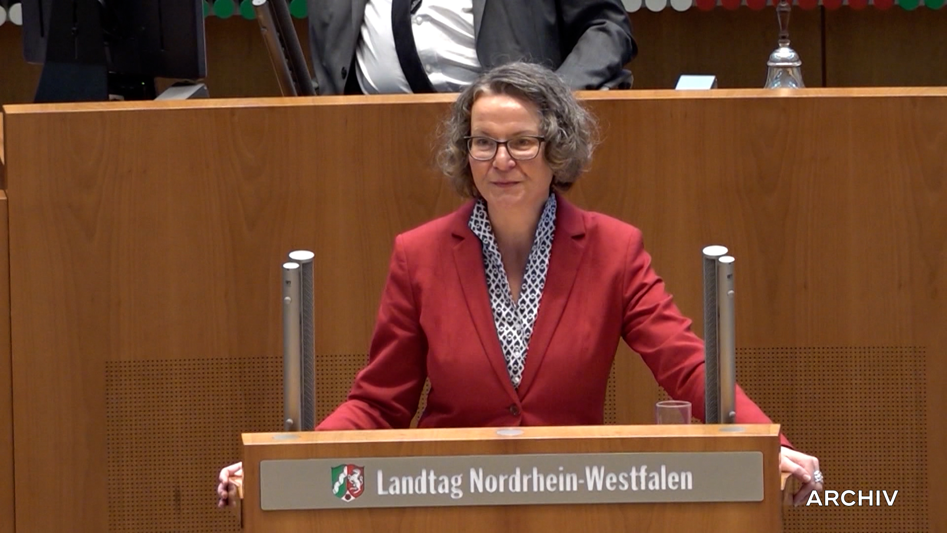 Video: NRW-Landtag setzt Untersuchungsausschuss zu Scharrenbach-Vorwürfen ein