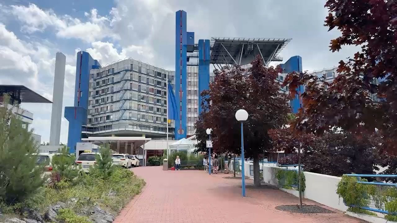 Video: Aufnahmen mit versteckter Kamera: Arzt soll Frauen gefilmt haben