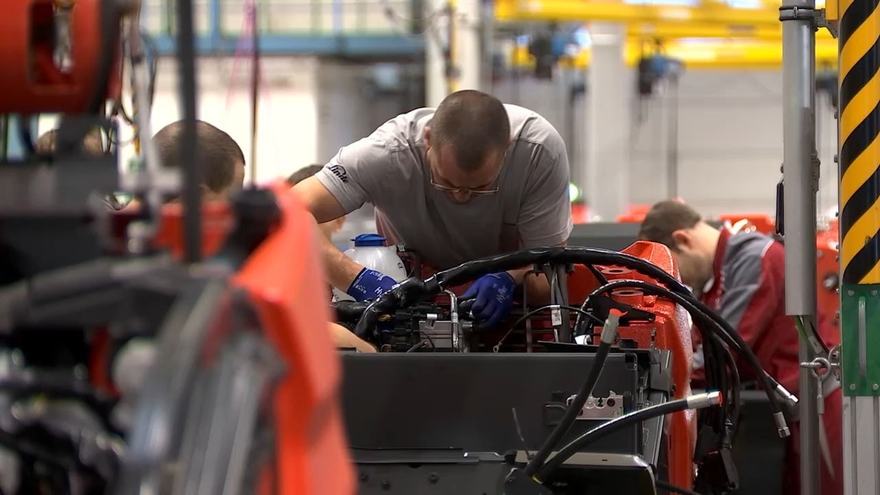 Video: Arbeitsmarkt angespannt: Mehr Arbeitslose in Bayern