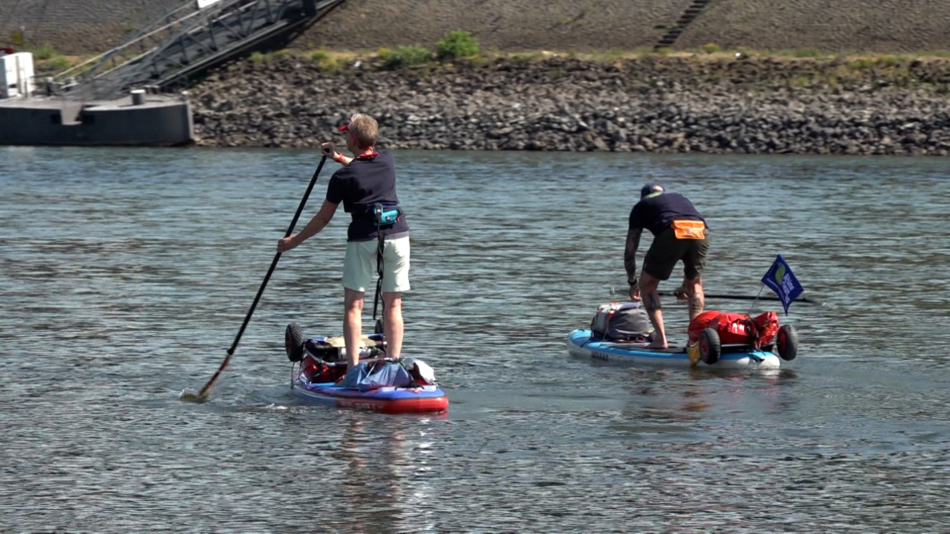 Video: 100 Kilometer paddeln gegen den Müll im Rhein