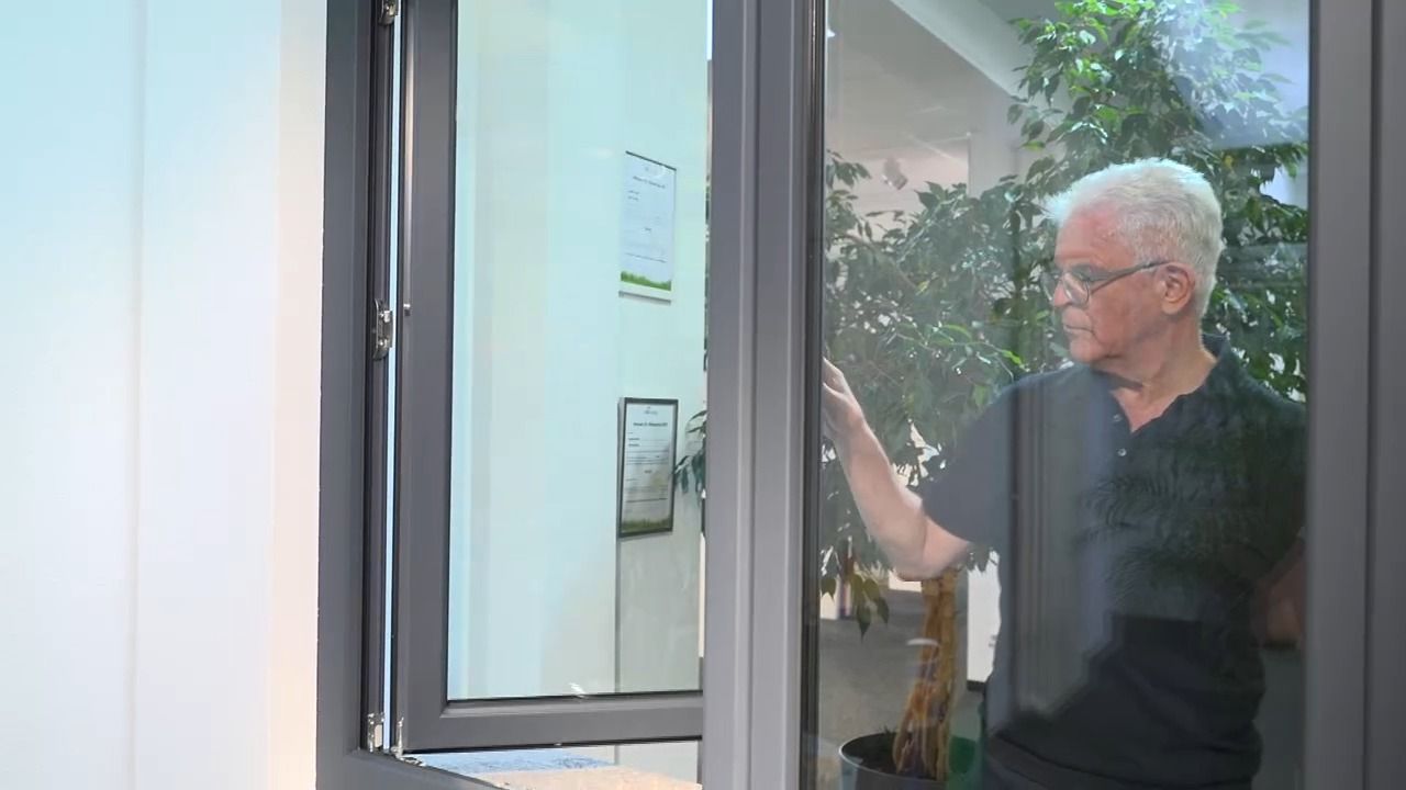 Video: Neue EU-Regeln für Fenster: Hersteller fürchten Bürokratie und höhere Kosten