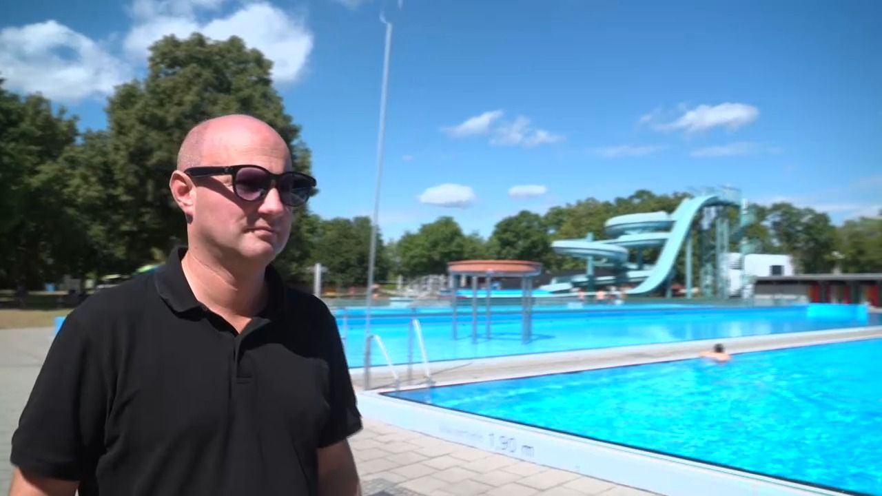 Video: Heimlich gefilmt im Freibad? Augsburg verbietet Smart Glasses