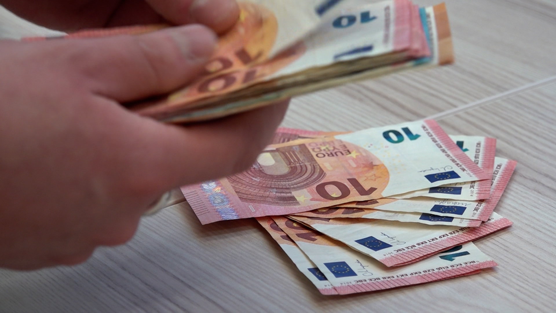 Video: BAföG-Beschluss im Kabinett: Mehr Geld für Studenten ab 2027