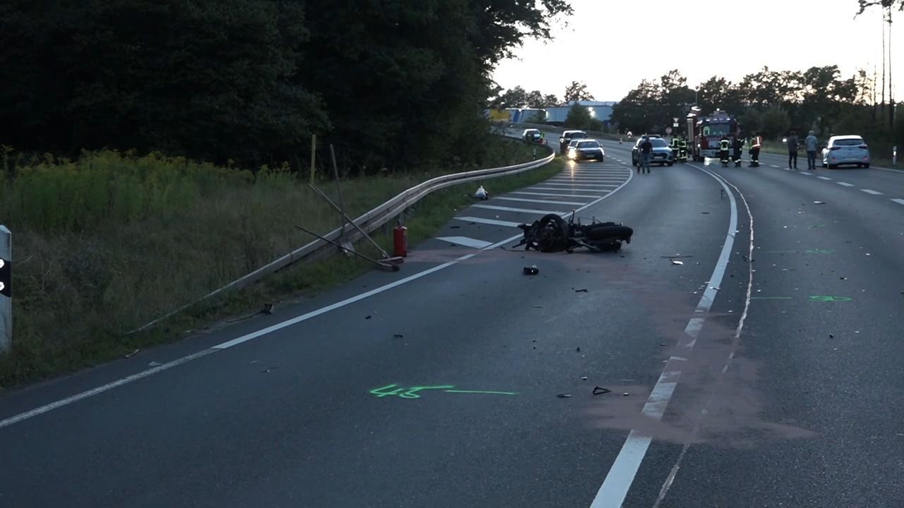 Video: Unfall bei Hersbruck: 16-jährige Motorradfahrerin lebensgefährlich verletzt