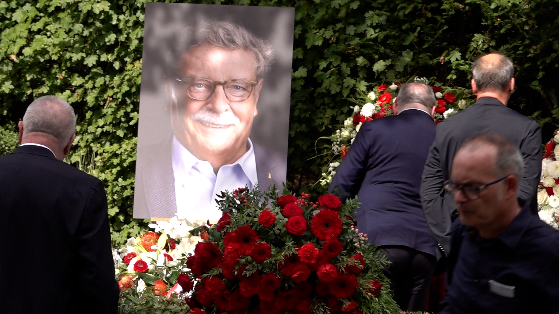 Video: Köln trauert um Ex-Oberbürgermeister Schramma