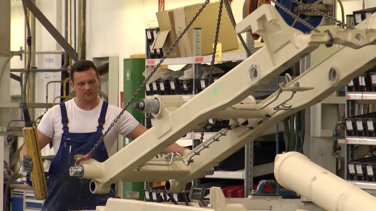 Video: 334.000 ohne Job in Bayern: Arbeitslosigkeit auf höchstem Stand seit 20 Jahren