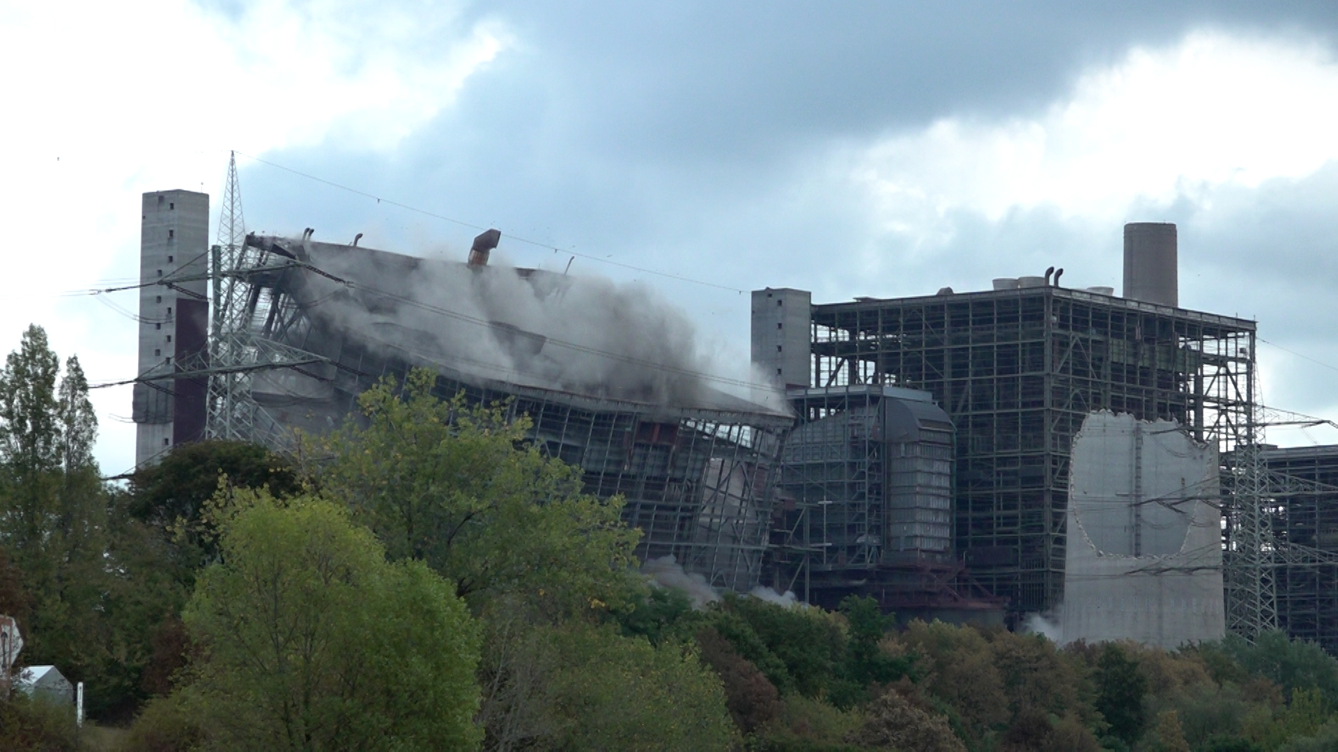 Video: Kraftwerk in Voerde gesprengt