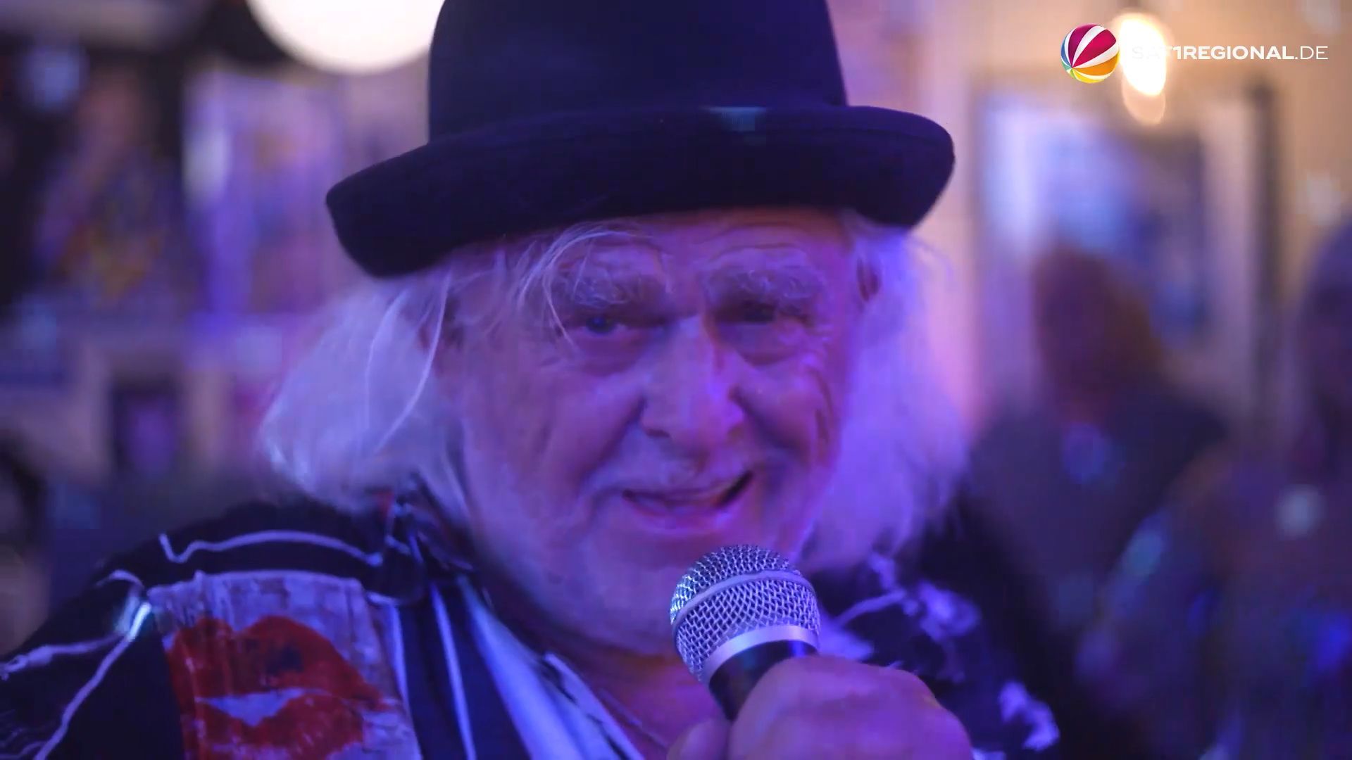 Video: Kult-"DJ Gary" feiert 80. Geburtstag in Kiel