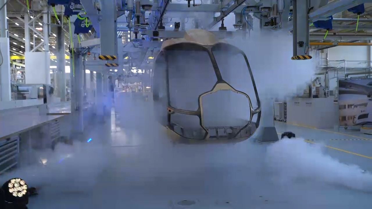 Video: Neuer Airbus-Hubschrauber: Serienproduktion des H140 startet in Donauwörth