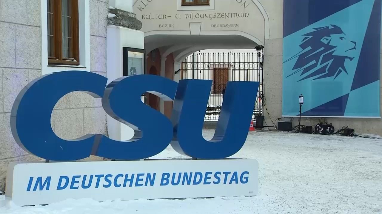 Video: Stärkung von Bayerns Autoindustrie: Das fordert CSU bei Klausur in Seeon