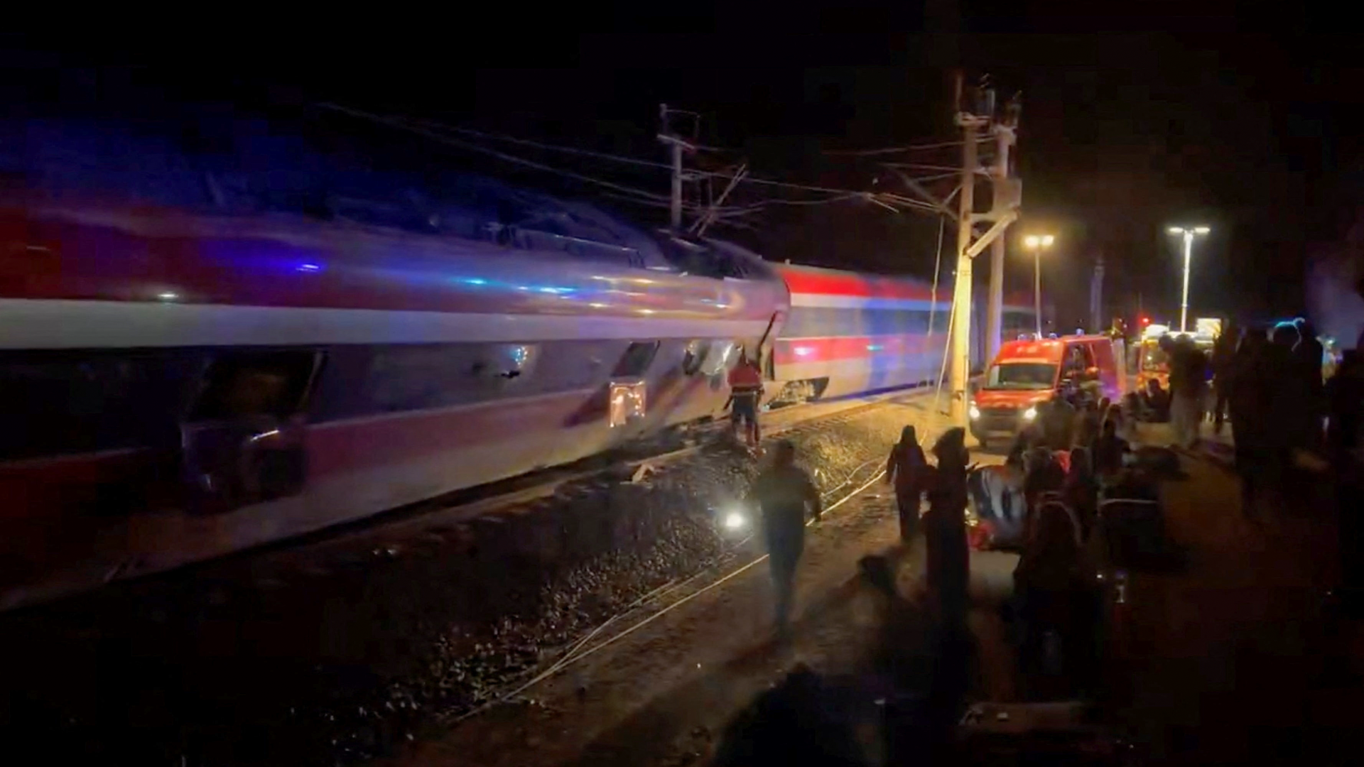 Trag-die-in-Spanien-Z-ge-entgleist