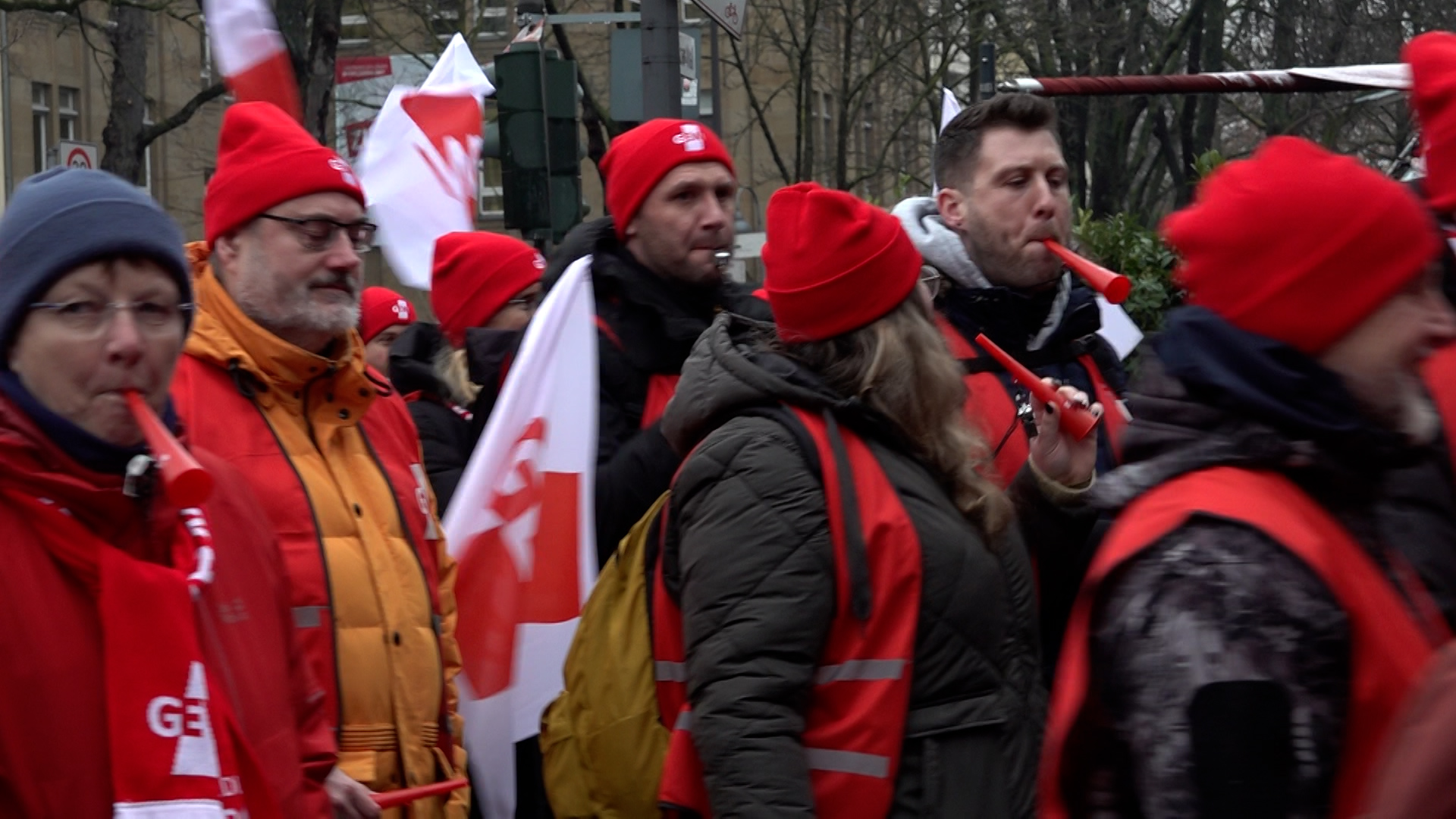 Video: Gewerkschaft fordert mehr Geld für Lehrer