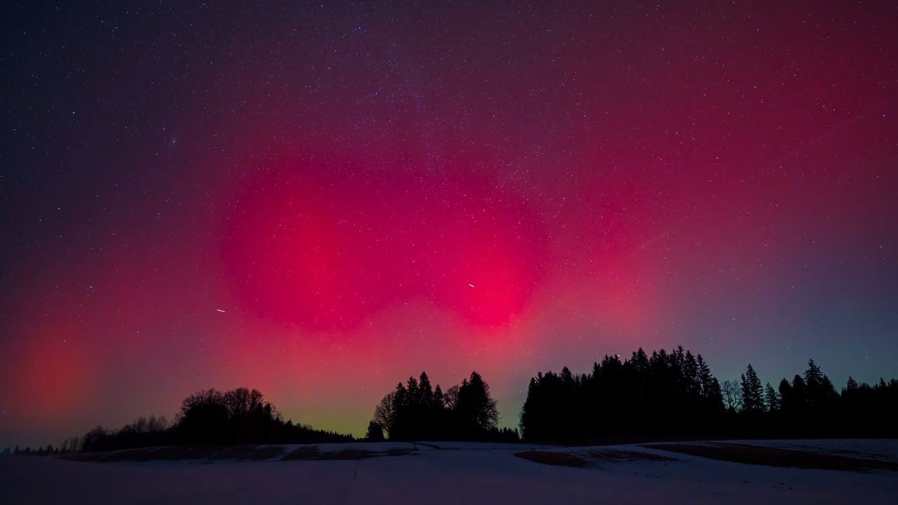 Video: Polarlichter über Bayern: Das hat es mit der Lichtershow auf sich