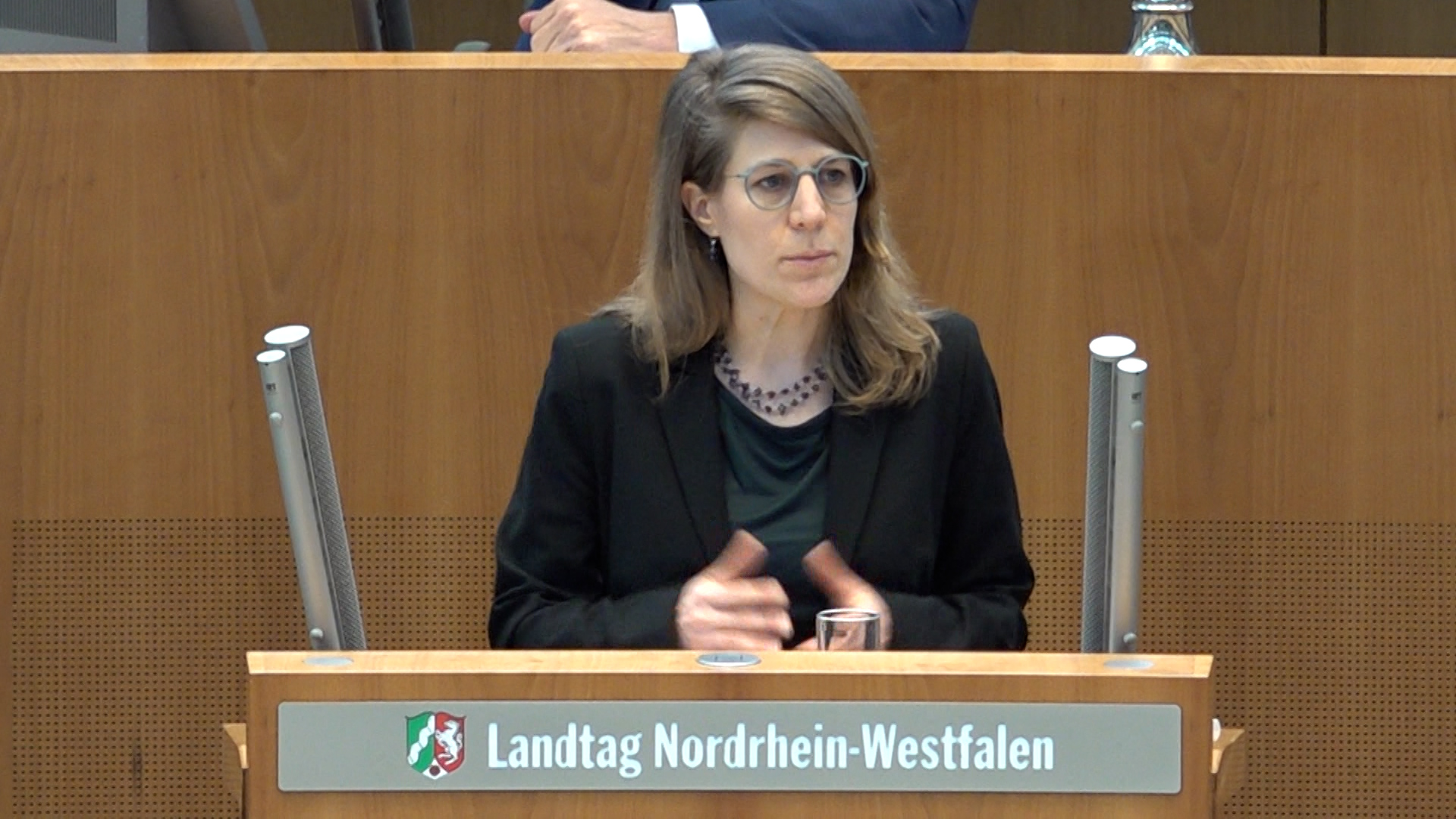 Video: Fluchtministerin fordert mehr Sicherheit in NRW
