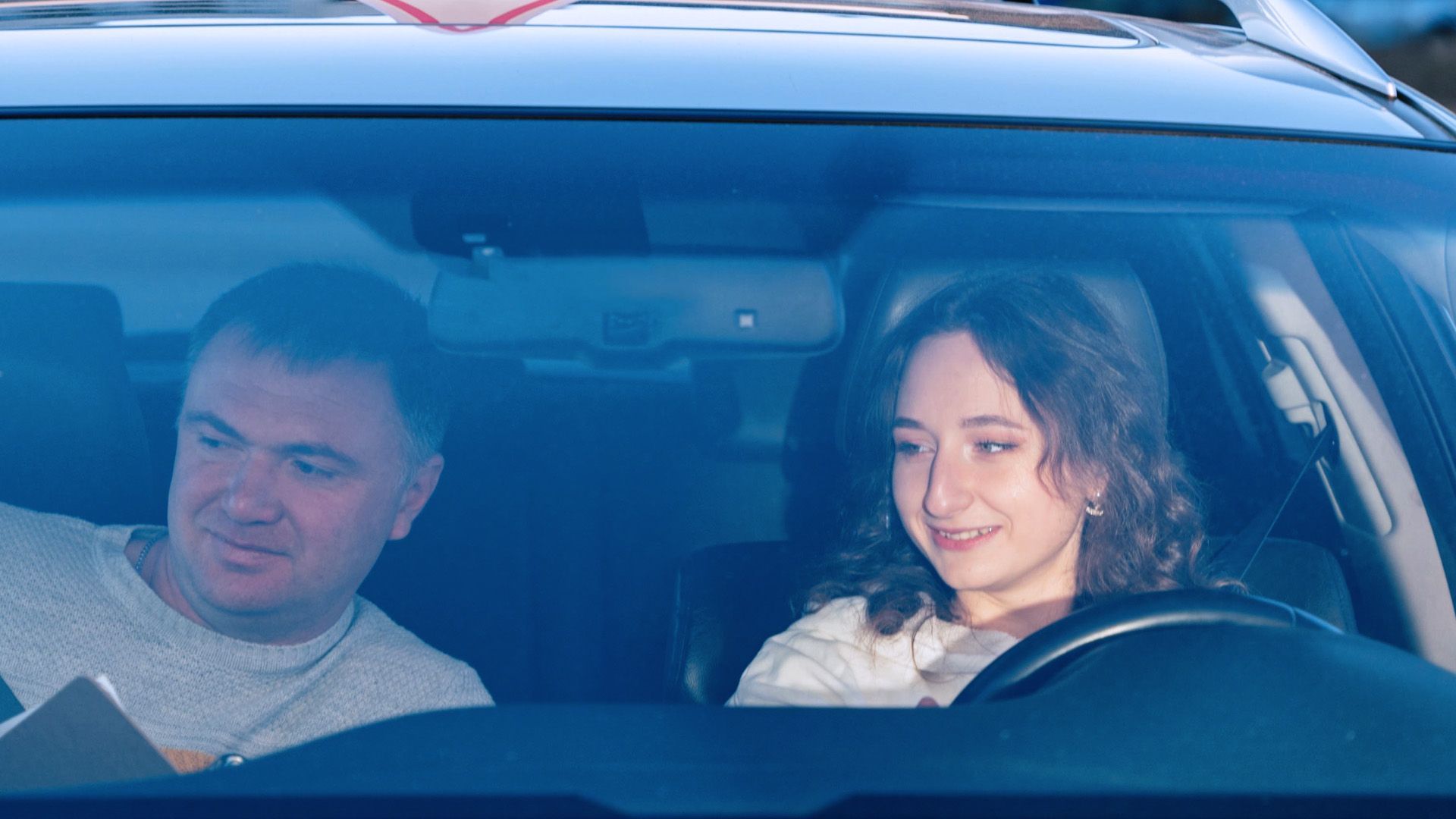 Video: Fahrschulen wollen Schnieder verklagen