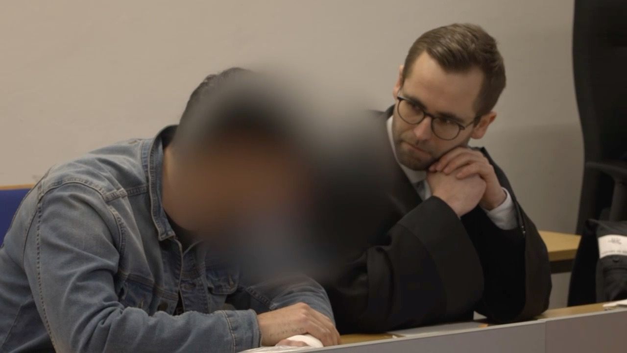 Video: Mordversuch an dreijähriger Tochter: Vater in Landshut vor Gericht