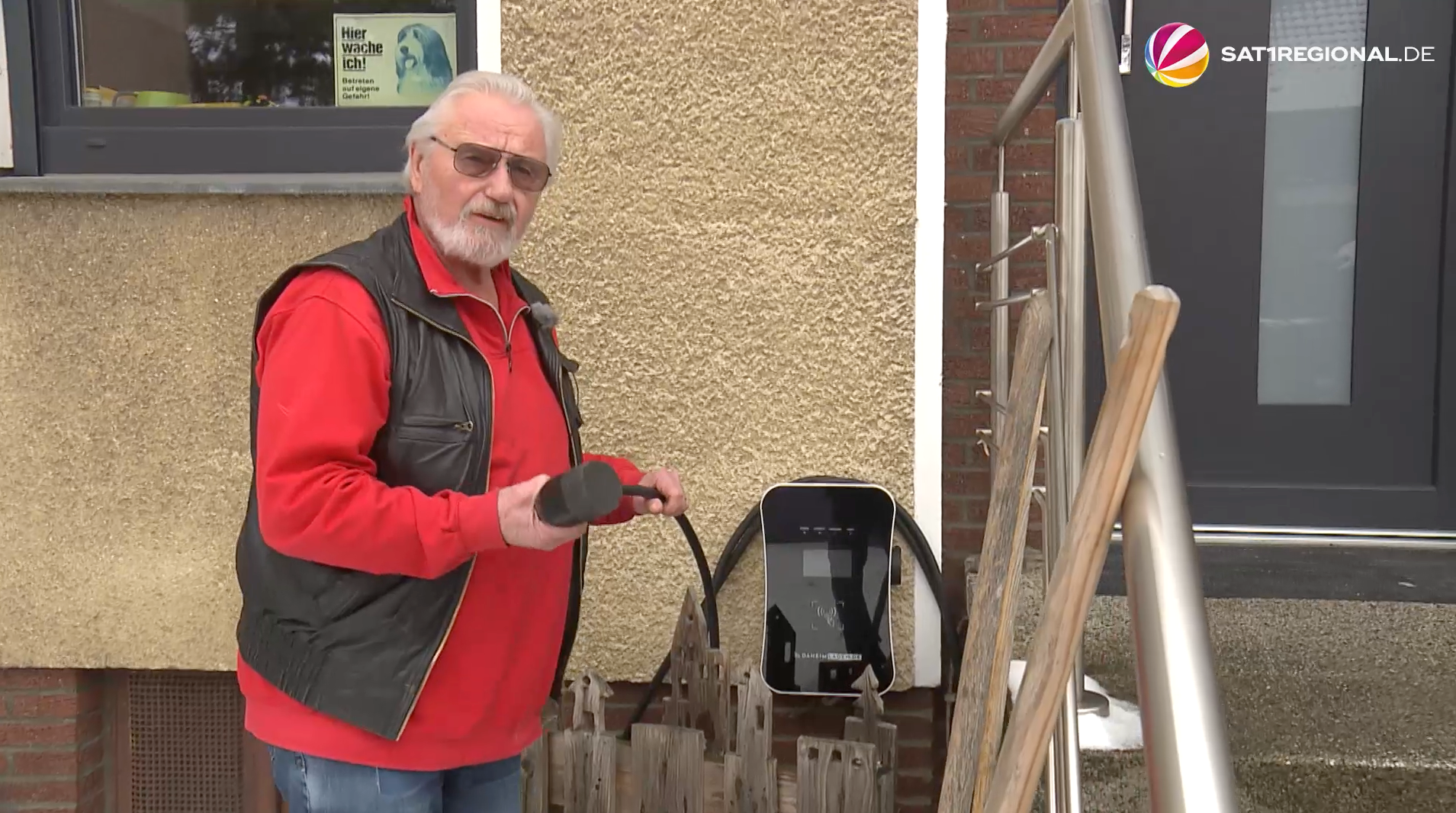 Video: Ärger um Lademöglichkeit für E-Auto: Paar darf nicht zu eigener Wallbox fahren
