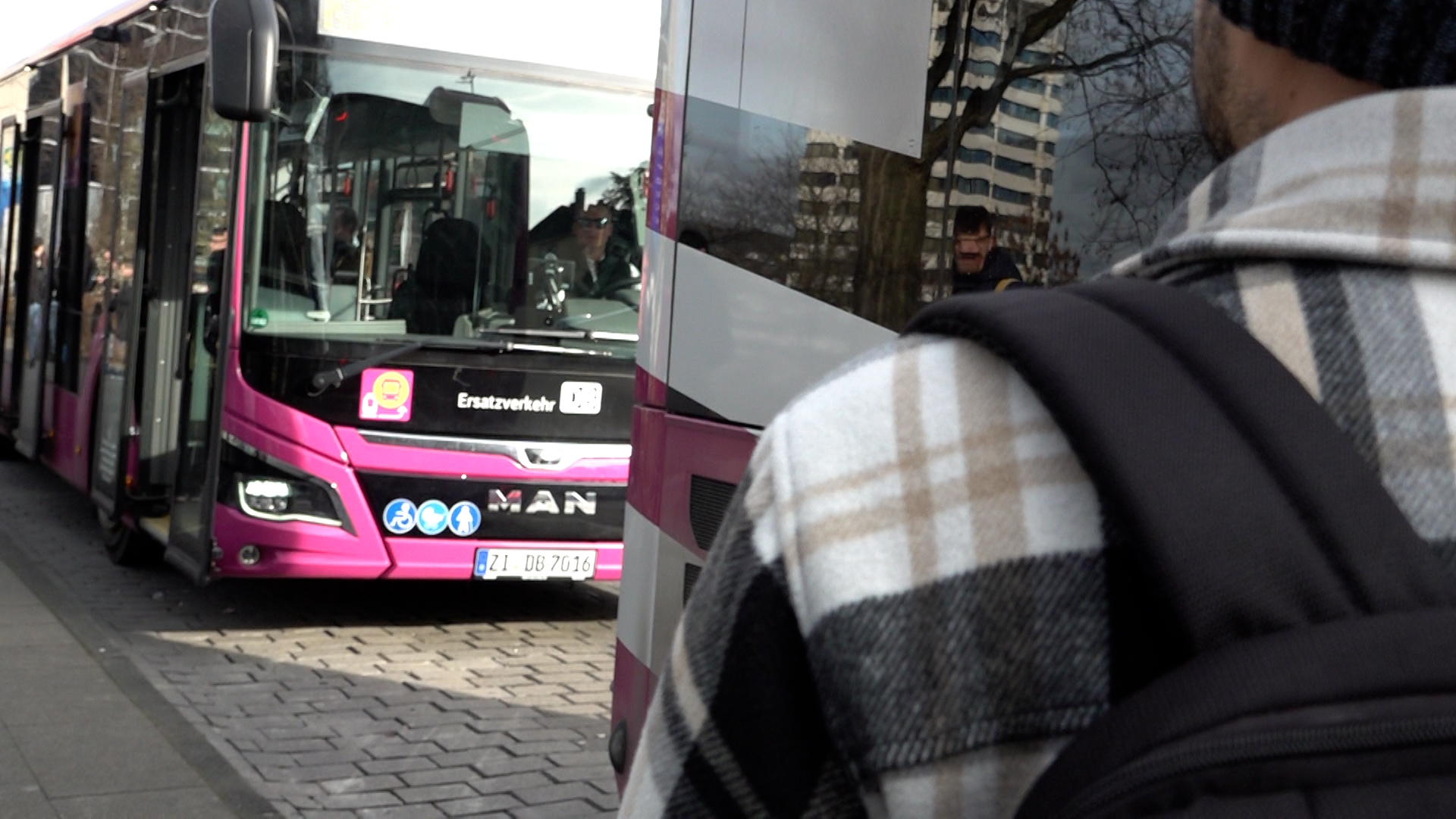 Video: Bahnstrecke Köln-Hagen bis 10. Juli gesperrt