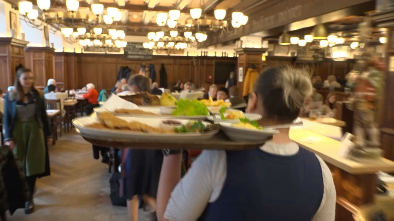 Video: Bayerns Wirte unter Druck: Steigen die Preise noch weiter?