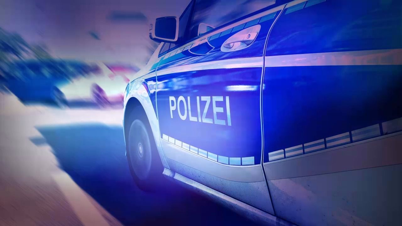 Video: Rasante Flucht vor Polizei: 21-Jähriger rast mit 180 durch Rehau