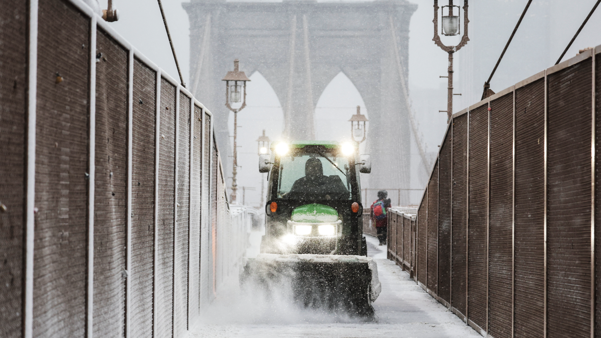 Video: Blizzard legt Nordosten der USA lahm