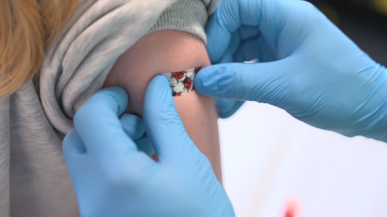 Video: Welt-HPV-Tag: Impfung soll vor Krebs durch Papilloma-Viren schützen