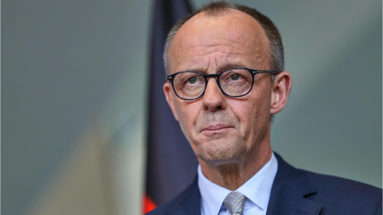 Video: Merz: Völkerrechtliches Dilemma im Iran