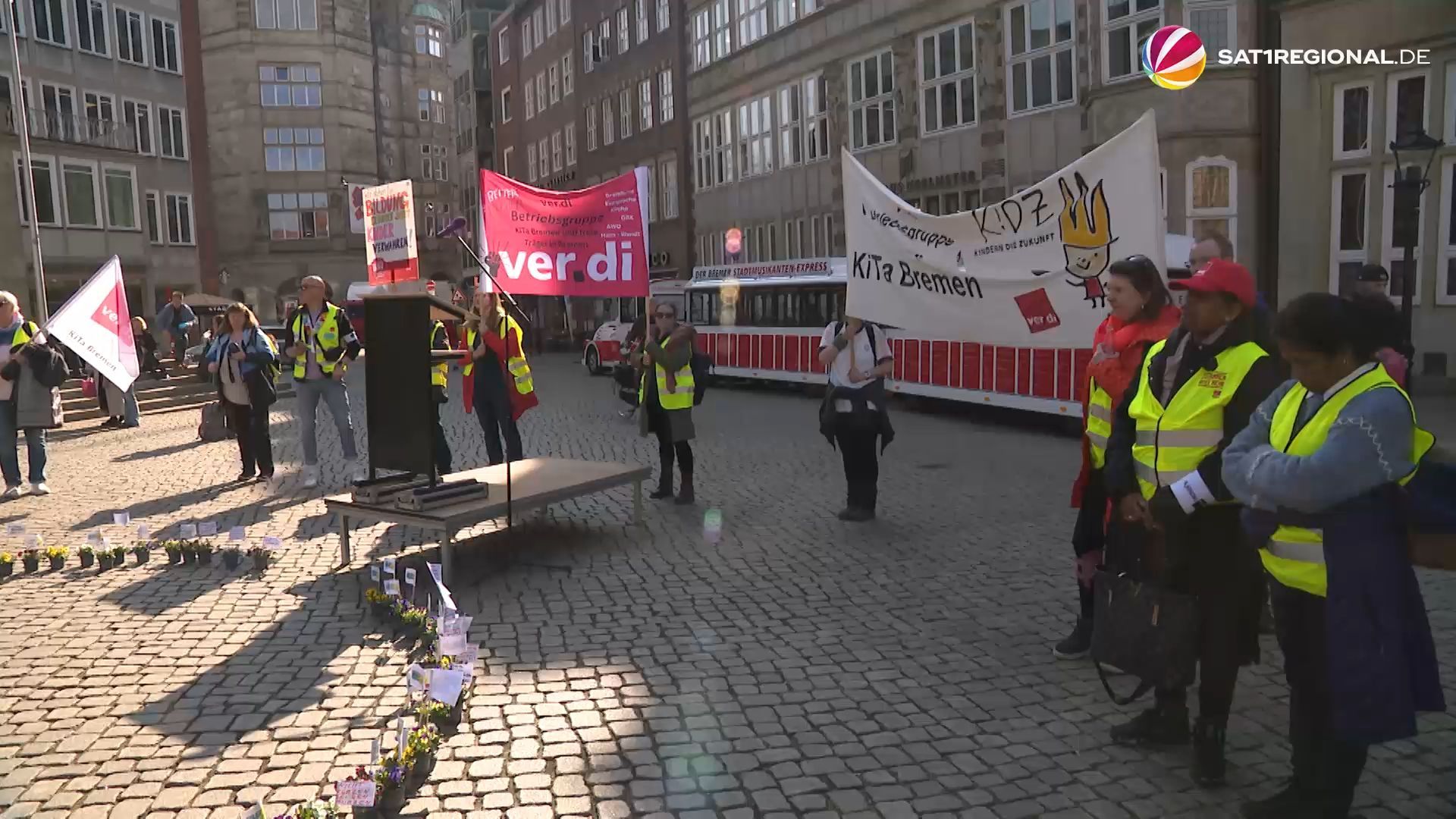 Video: Kita-Mitarbeitende in Bremen protestieren gegen Kürzungen