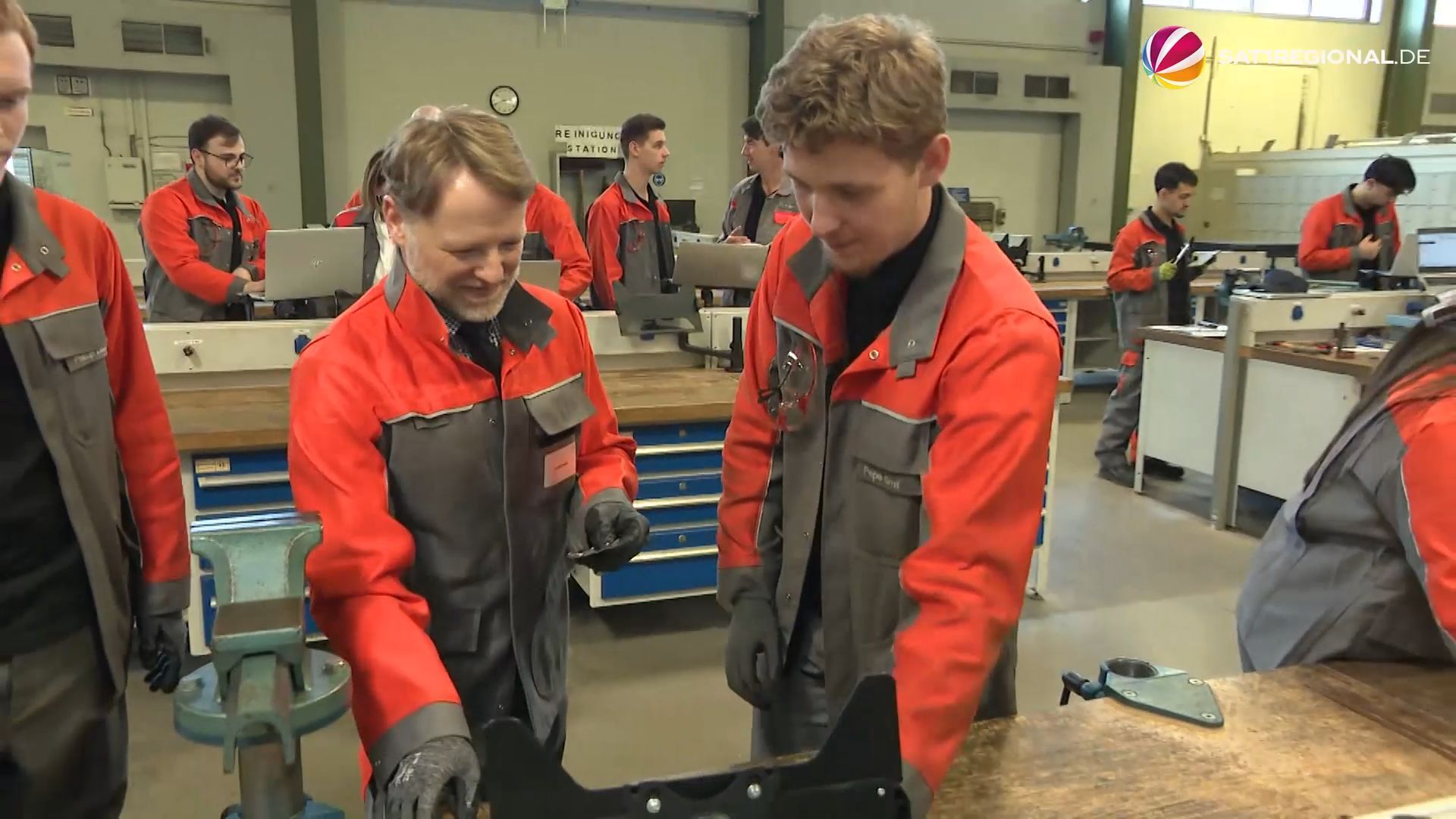 Video: Woche der Ausbildung: Niedersachsens Finanzminister besucht Berufsstarter in Salzgitter