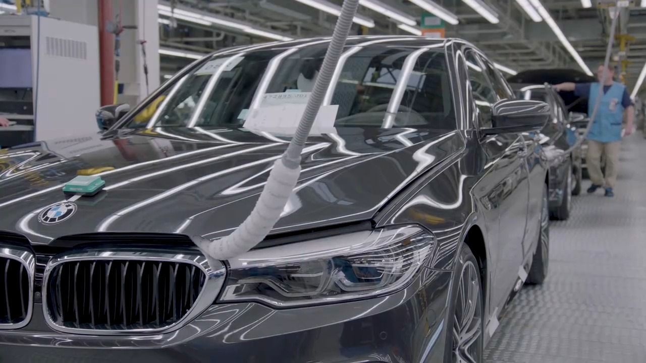 Video: BMW unter Druck: Gewinne sinken drittes Jahr in Folge