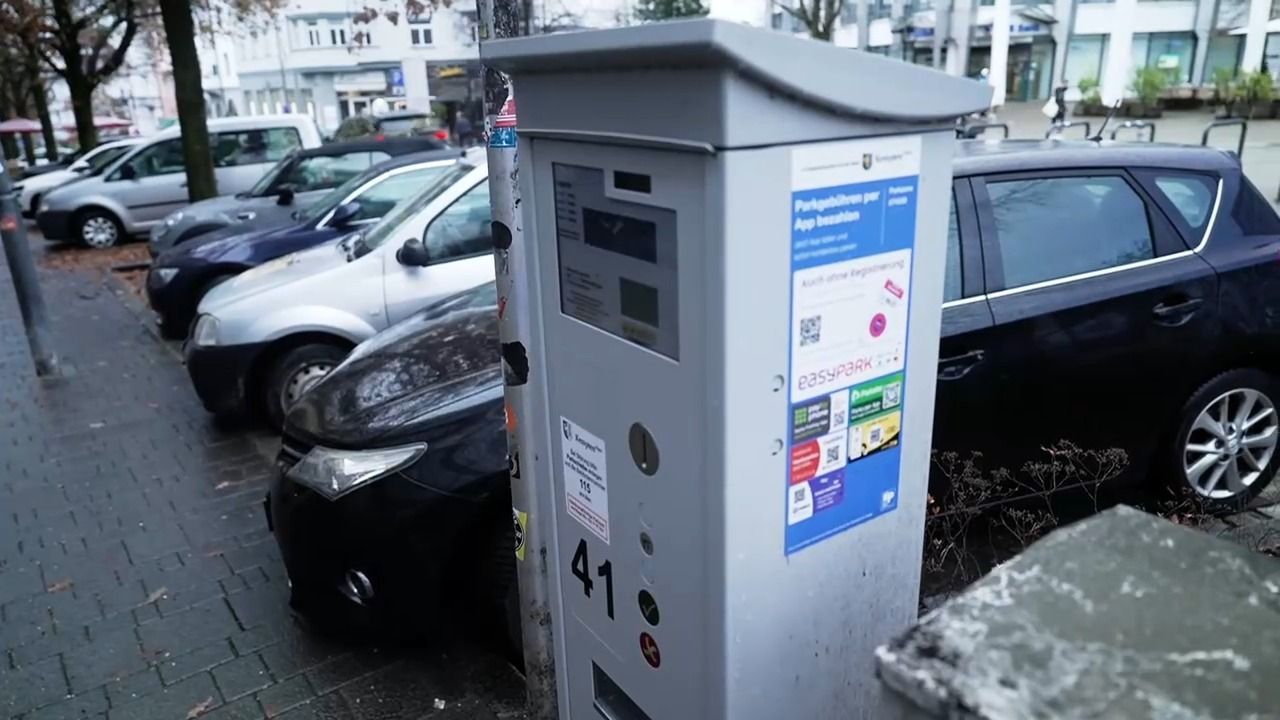 Video: Millionenbetrug mit Parkautomaten in Kempten: Ehepaar angeklagt