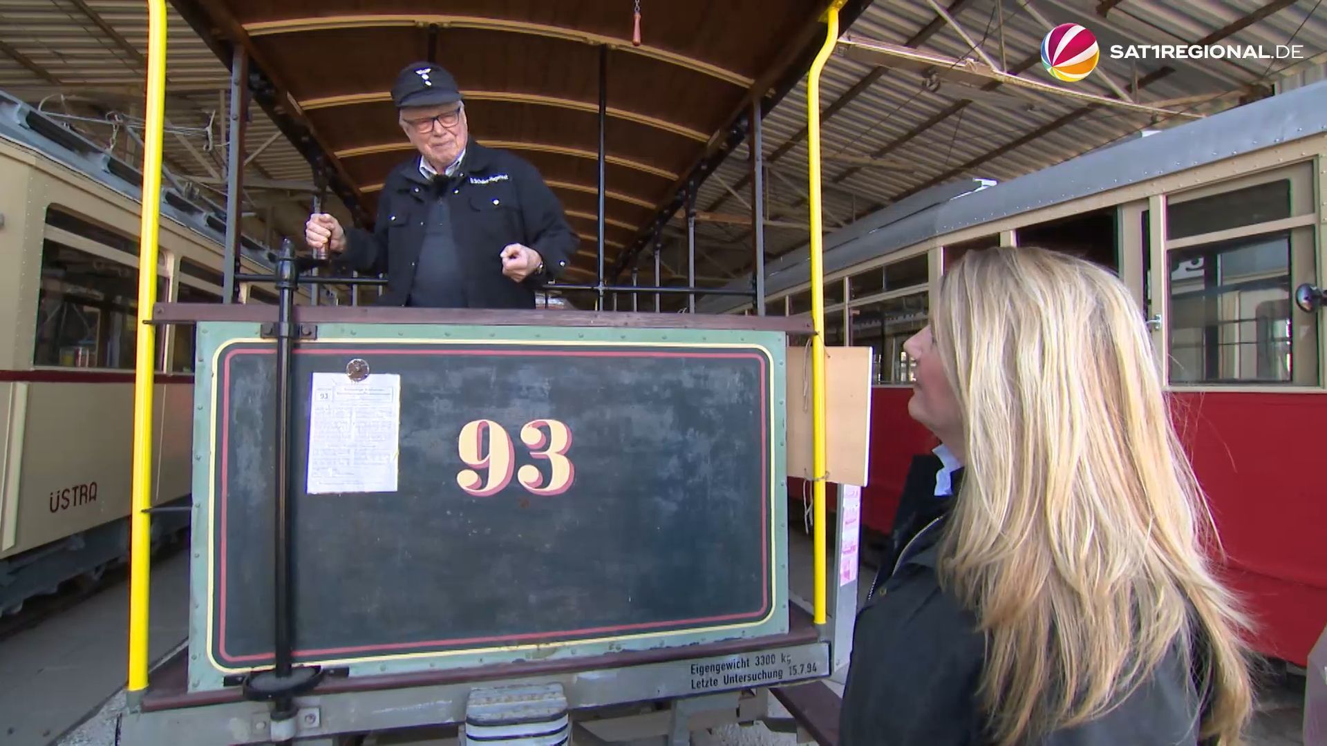 Video: Historische Dampfloks und Züge: Landreporterin besucht Schönberger Museumsbahnen