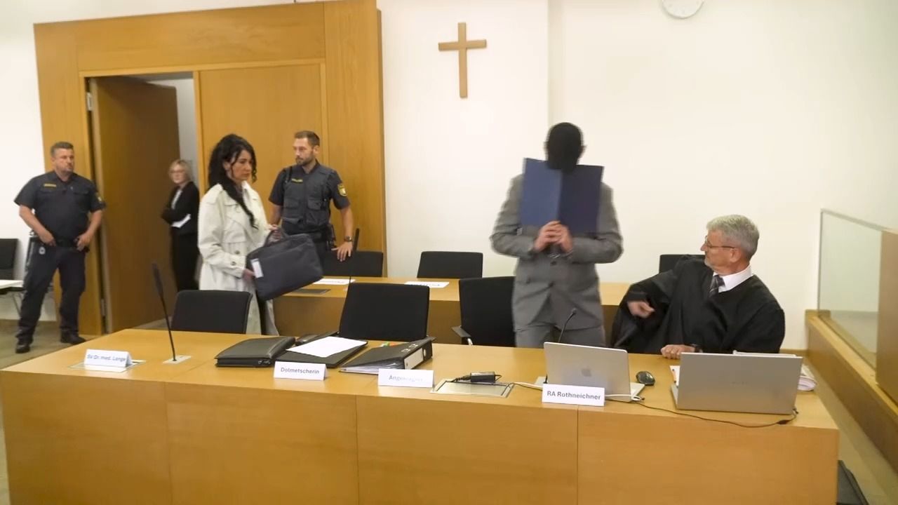 Video: Drei Nachbarn ermordet und zerstückelt: 38-Jähriger aus Zwiesel vor Gericht