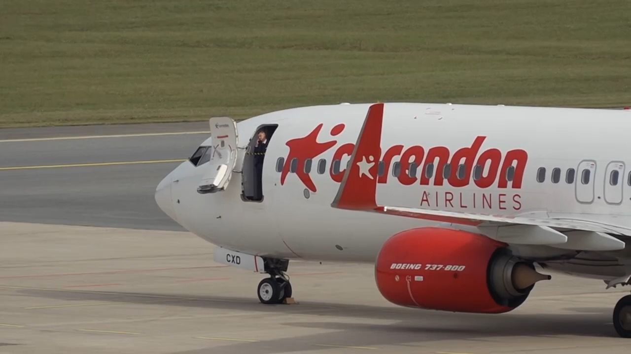 Video: Falscher Entführungsalarm: Flugzeug darf wieder fliegen