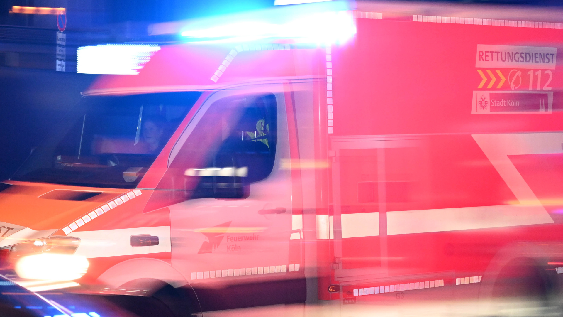 Video: Köln: 14-jähriger Trainsurfer verletzt