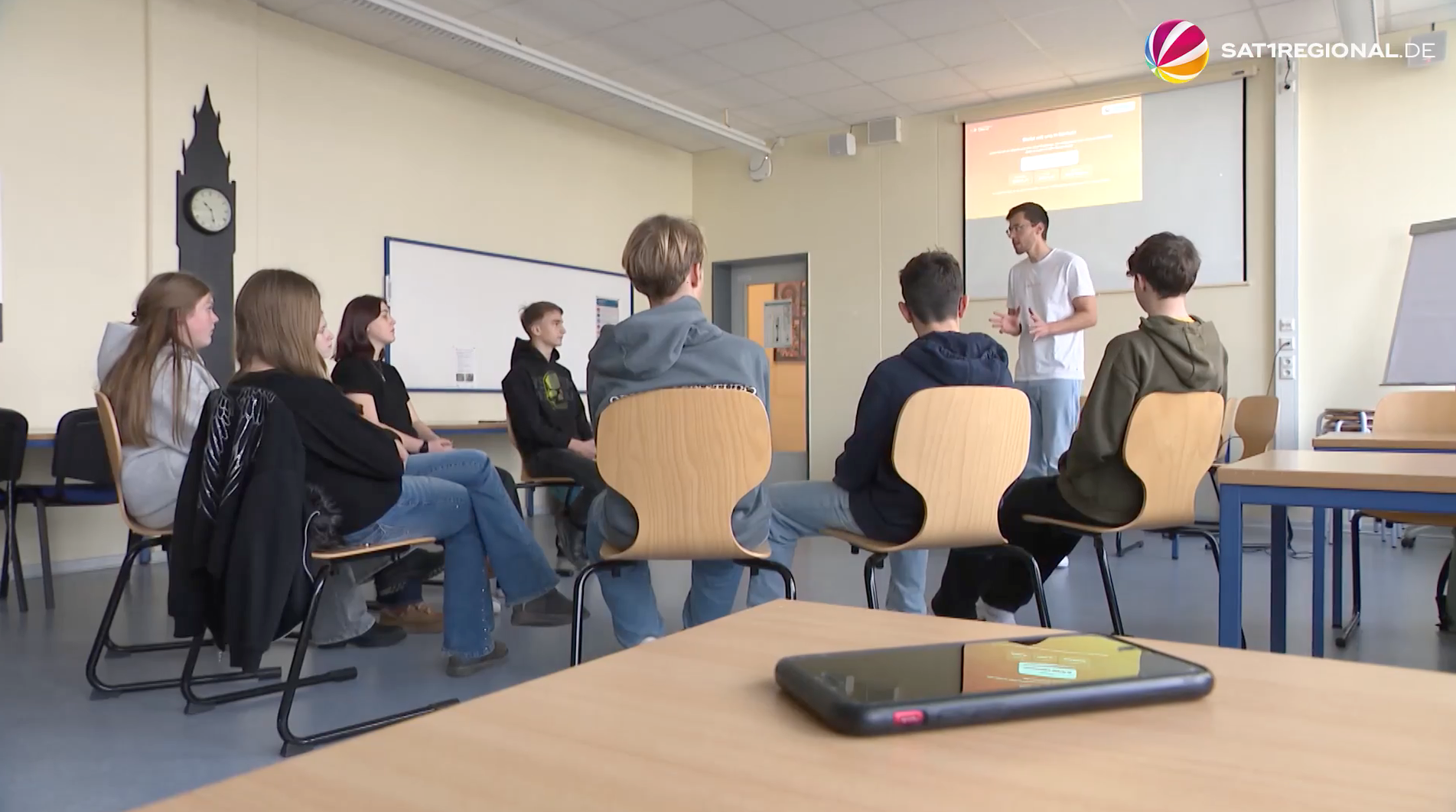 Video: "Smartphone aus, Leben an": Experiment an Schule in Hildesheim erfolgreich