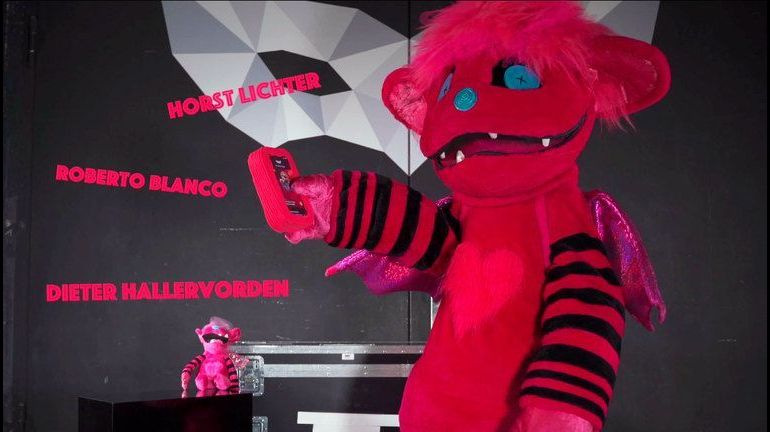 Das Monsterchen nimmt das Chamäleon unter die Lupe - The Masked Singer