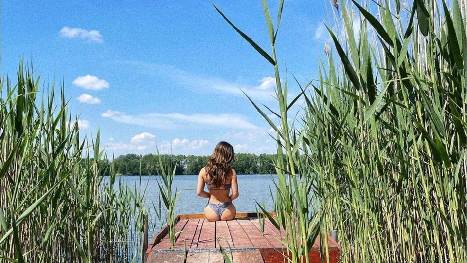 Freizugig Auf Instagram Lena Meyer Landrut Verzaubert Mit Bikini Foto Web De